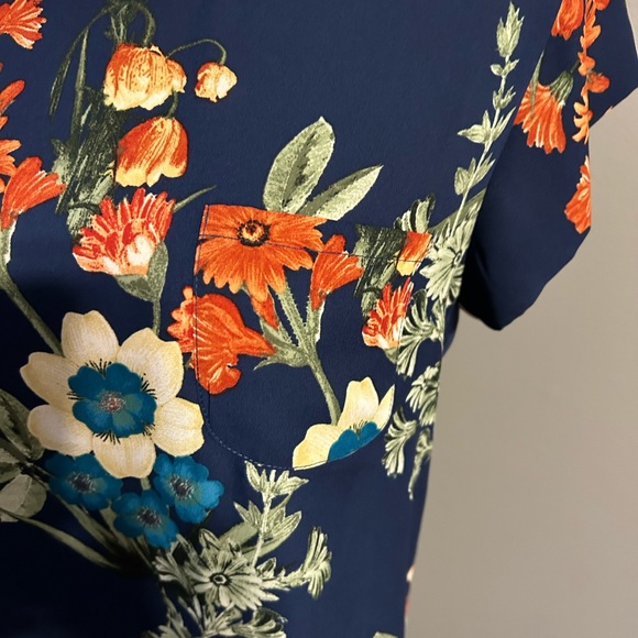 Lily White women’s short sleeve shirt, size large - Picture 3 of 7